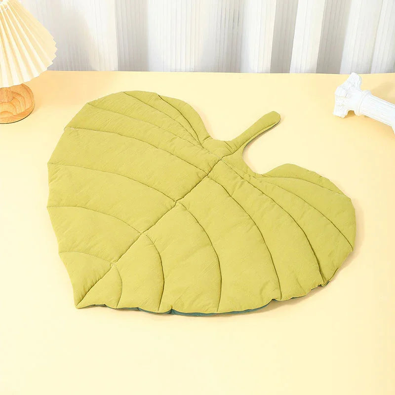 Leaf Cat Bed Mat